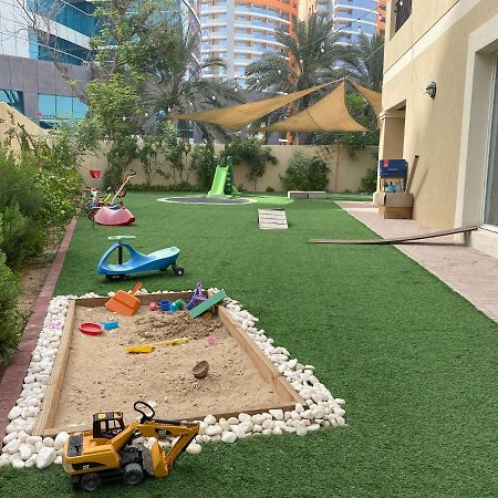 Spacious 4-Bedroom Villa, Children Friendly 迪拜 外观 照片