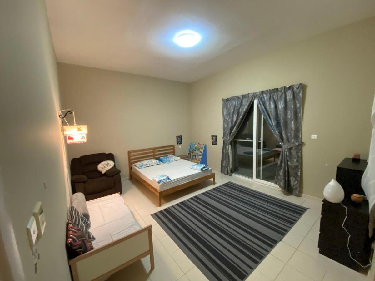 Spacious 4-Bedroom Villa, Children Friendly 迪拜 外观 照片