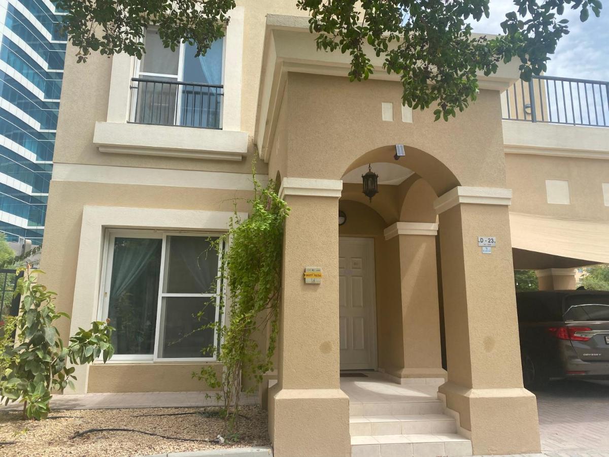 Spacious 4-Bedroom Villa, Children Friendly 迪拜 外观 照片