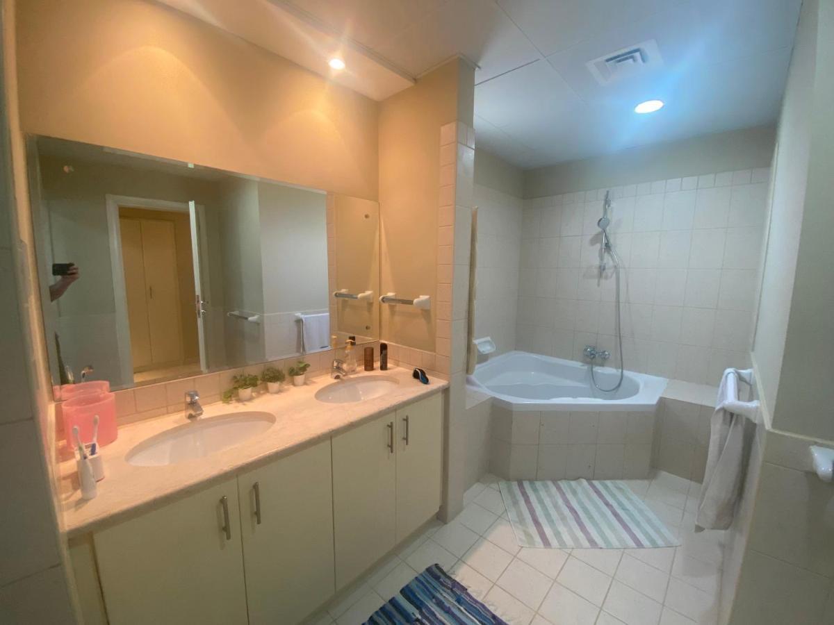 Spacious 4-Bedroom Villa, Children Friendly 迪拜 外观 照片