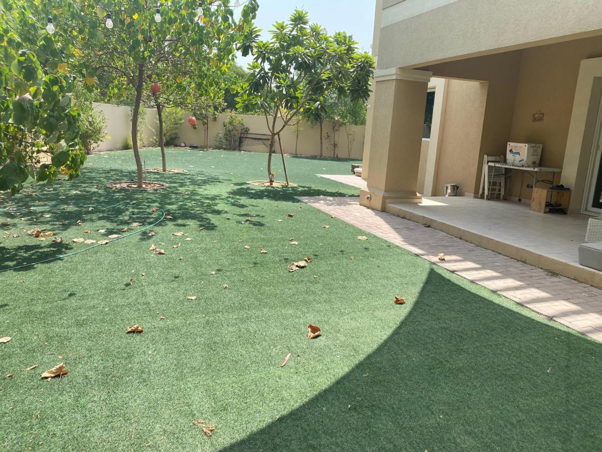 Spacious 4-Bedroom Villa, Children Friendly 迪拜 外观 照片