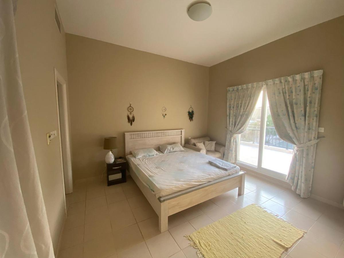 Spacious 4-Bedroom Villa, Children Friendly 迪拜 外观 照片