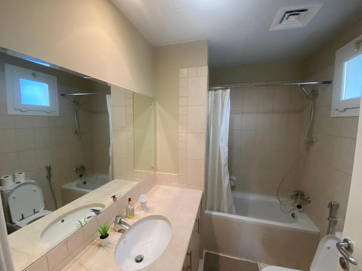 Spacious 4-Bedroom Villa, Children Friendly 迪拜 外观 照片